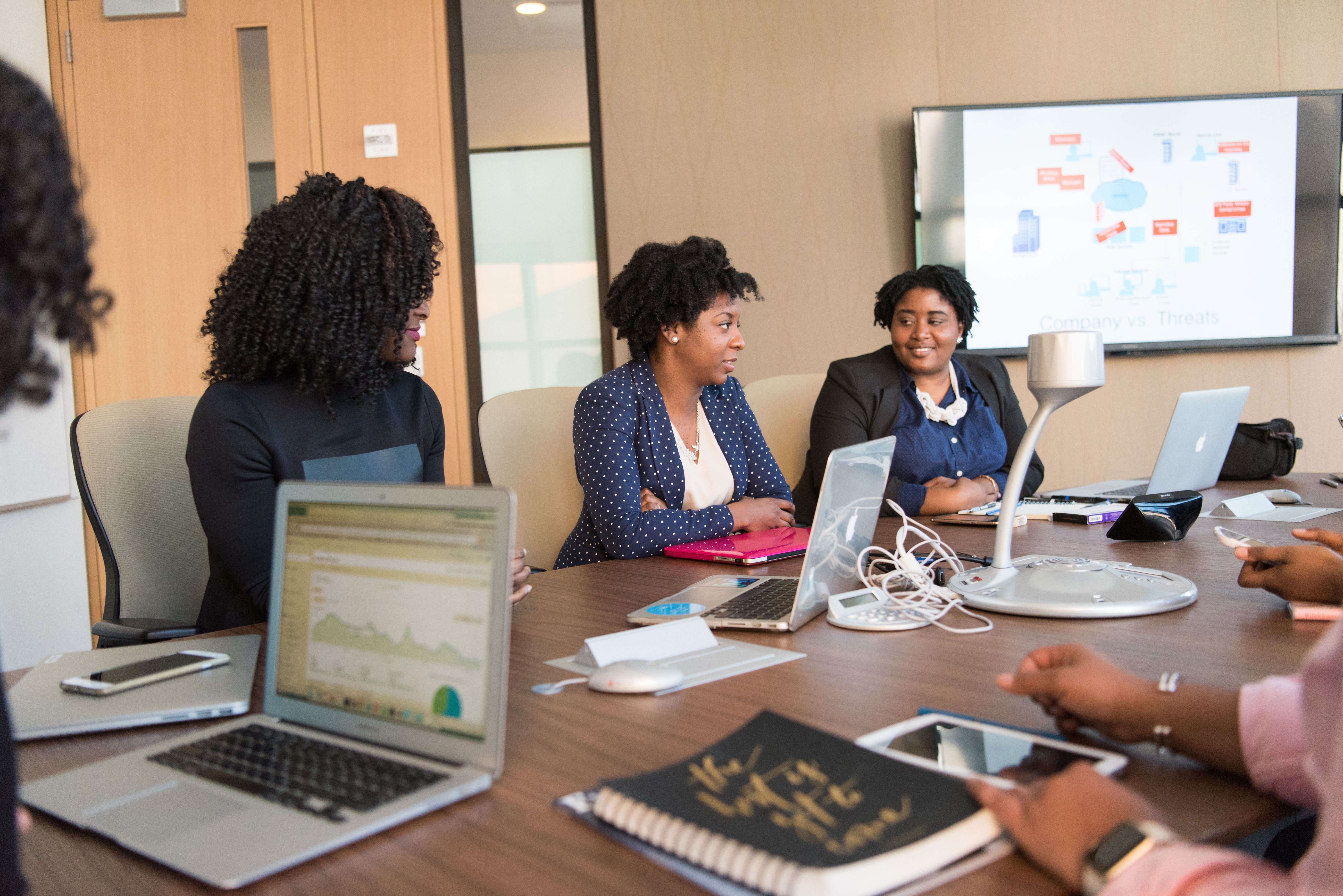Agile and project management consultant leading a planning session with a client team